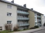 Hausansicht - GROSSE DREI-ZIMMER-WOHNUNG MIT BALKON IM ORTSTEIL BUCKESFELD