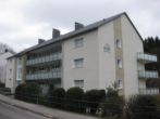Hausansicht - GROSSE DREI-ZIMMER-WOHNUNG MIT BALKON IM ORTSTEIL BUCKESFELD