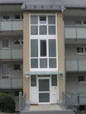 GROSSE DREI-ZIMMER-WOHNUNG MIT BALKON IM ORTSTEIL BUCKESFELD, 58509 Lüdenscheid, Etagenwohnung
