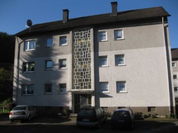 AB 01. SEPTEMBER MIT TAPETEN UND BÖDEN /3 ZIMMER MIT BALKON SEHR GEPFLEGT, 58513 Lüdenscheid, Etagenwohnung