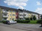 Hausansicht - DREI-ZIMMER-DACHGESCHOSSWOHNUNG IM AHORNWEG-GEVELNDORF