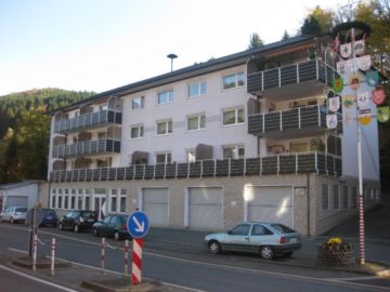 DREI-ZIMMER-WOHNUNG MIT BALKON IN ALTENA, RAHMEDESTRASSE, 58762 Altena, Etagenwohnung