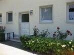 Hausansicht - KLEINE DREI-ZIMMER-WOHNUNG MIT BALKON IN BRÜGGE