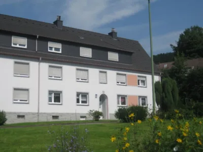 KLEINE, RUHIGE 3-ZIMMER WOHNUNG IN EINEM 3-FAMILIENHAUS, 58513 Lüdenscheid, Etagenwohnung zur Miete