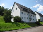 Hausansicht - DREI-ZIMMER-DACHGESCHOSSWOHNUNG 60 QM IN GEVELNDORF