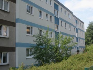 AUSGESTATTET MIT PVC UND RAUFASER UND SOFORT BEZIEHBAR: HELLE DREI-ZIMMER-WOHNUNG MIT BALKON UHLANDS, 58513 Lüdenscheid, Etagenwohnung