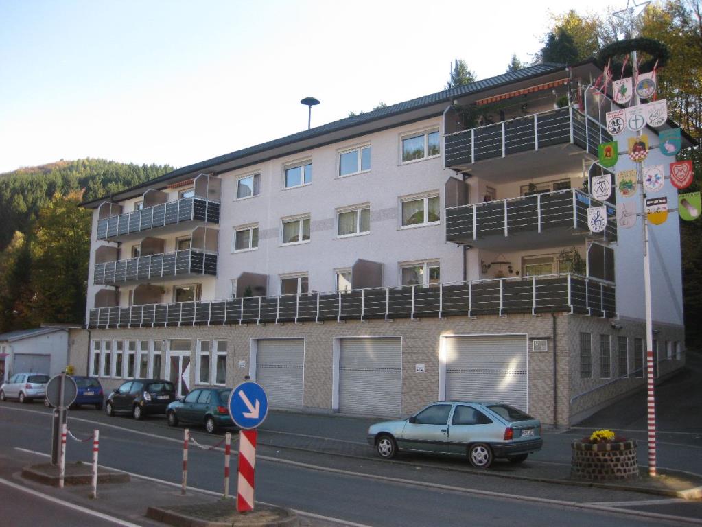 DREI-ZIMMER-WOHNUNG MIT BALKON ZWISCHEN LÜDENSCHEID UND ALTENA - Foto 2