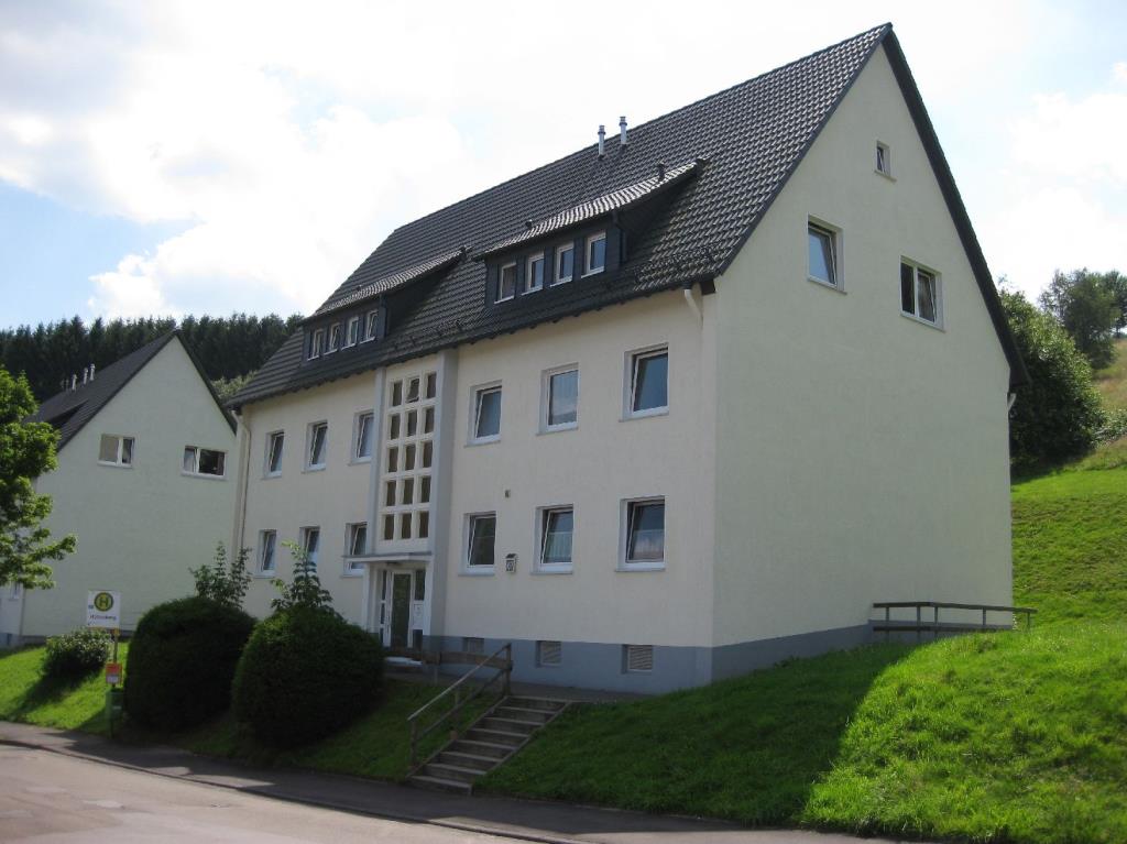 DREI-ZIMMER-DACHGESCHOSSWOHNUNG 60 QM IN GEVELNDORF - Foto 2