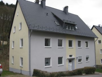ZWEI-ZIMMER-DACHGESCHOSSWOHNUNG IN DER RATHMECKE, 58513 Lüdenscheid, Etagenwohnung